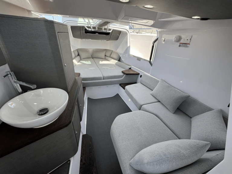 Hire a Axopar Axopar 37 Sun-Top Port Cogolin
