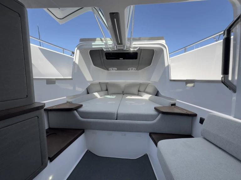 Yacht charter Port Cogolin - Axopar Axopar 37 Sun-Top on SamBoat