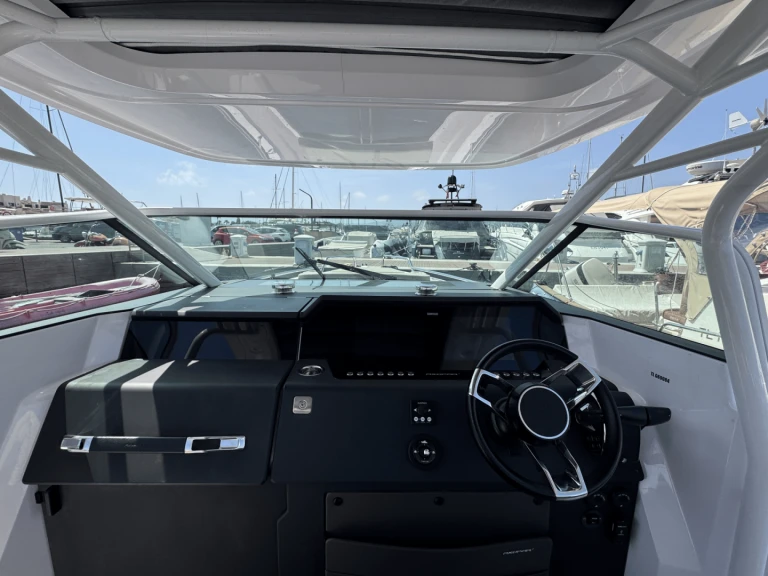 Motorboat hire in Port Cogolin - Axopar Axopar 37 Sun-Top
