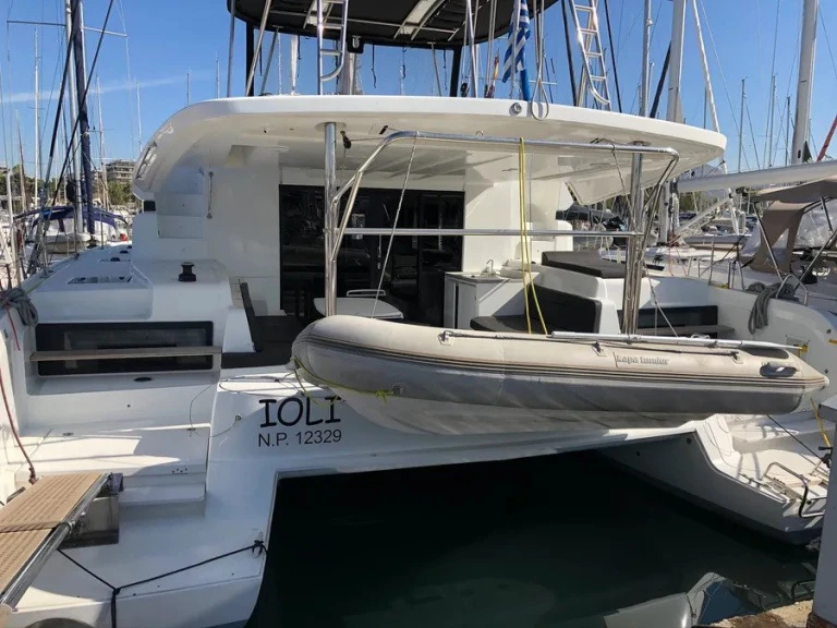 Catamaran to hire Alimos at the best price