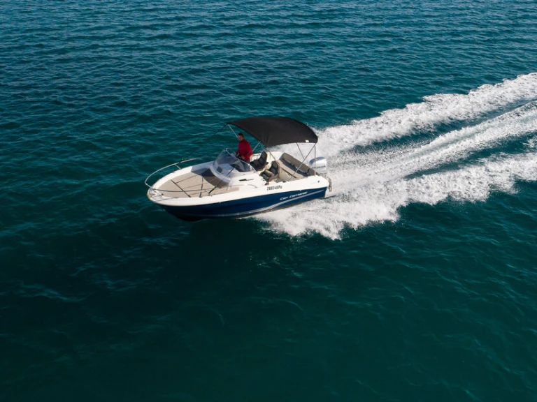 Hire a Jeanneau Cap Camarat 5.5 WA Pula