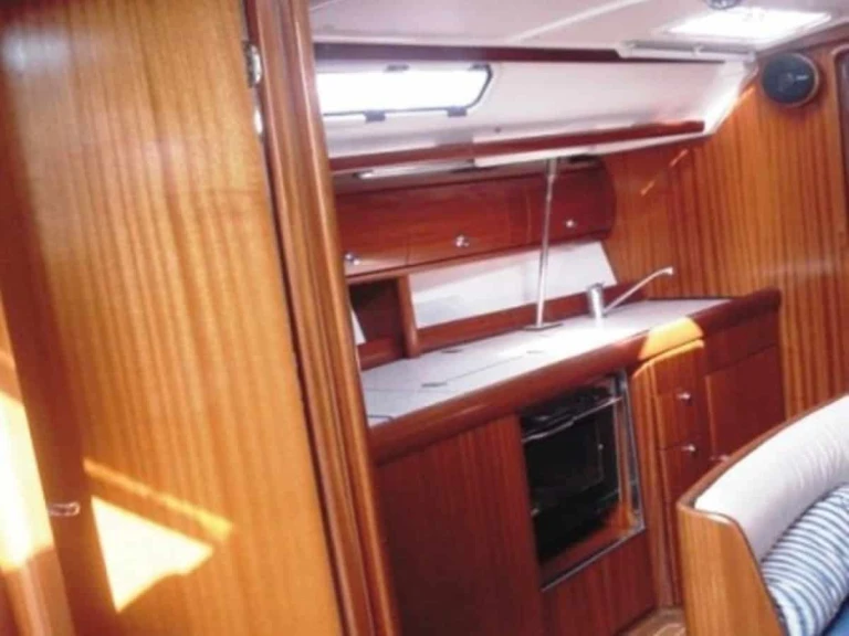 Hire Sailboat Bavaria with a boat licence