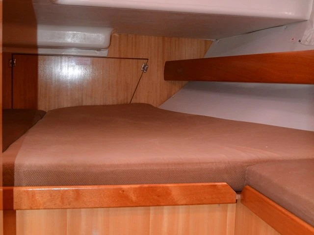 Charter a Bavaria Cruiser 46 in Ávdira on Samboat