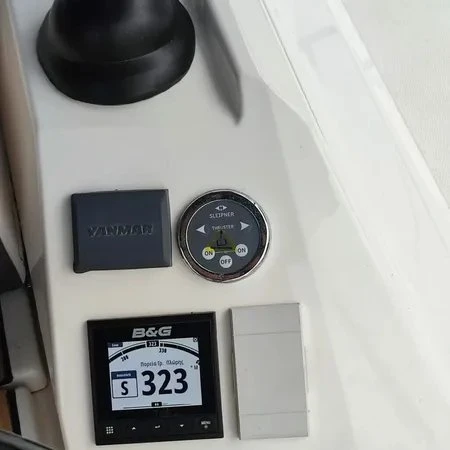 Yacht hire Lefkáda cheap Bavaria C42