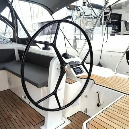 Sailboat hire in Lefkáda - Bavaria Bavaria C42