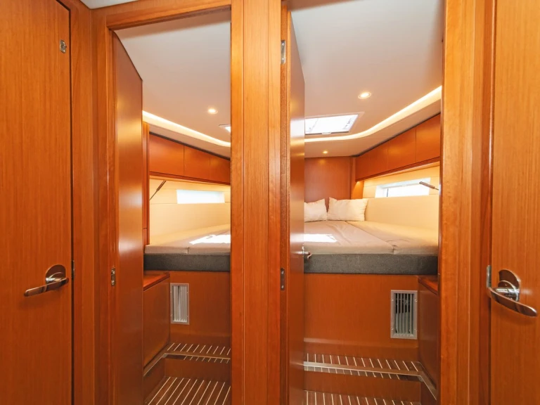Yacht hire Alimos cheap Bavaria C57