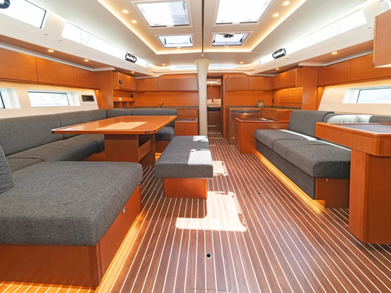 Sailboat hire in Alimos - Bavaria Bavaria C57