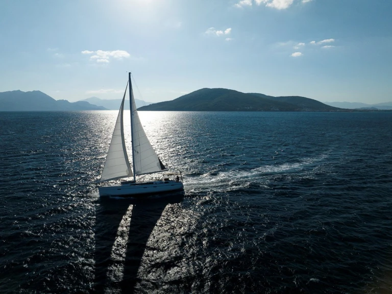 Hire Sailboat Bavaria with a boat licence