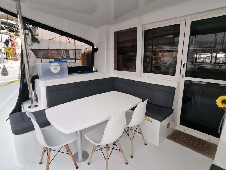 Hire a Lagoon Lagoon 40 Alimos