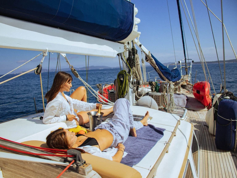 Hire Sailboat with or without skipper Ta Chiao Hyères