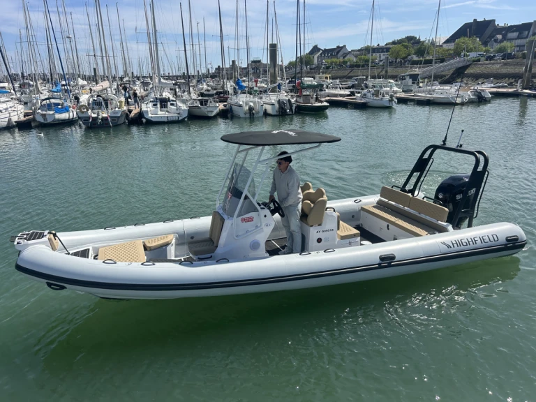 Hire RIB Highfield with a boat licence