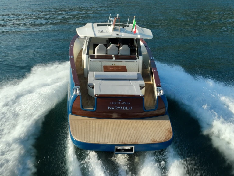 Yacht charter Sorrento - Lancia Aprea 42 on SamBoat