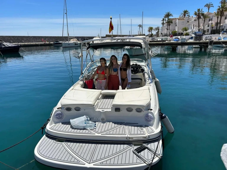 Hire Motorboat Bayliner with a boat licence