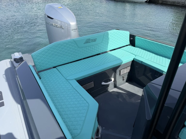 RIB hire in Porto Pollo - Alson Force 8