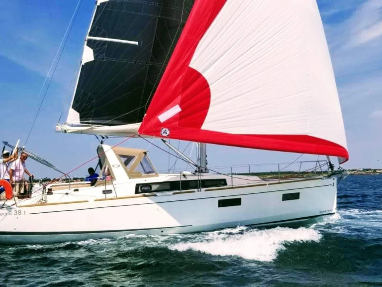 Hire Sailboat with or without skipper Bénéteau Les Sables-d'Olonne
