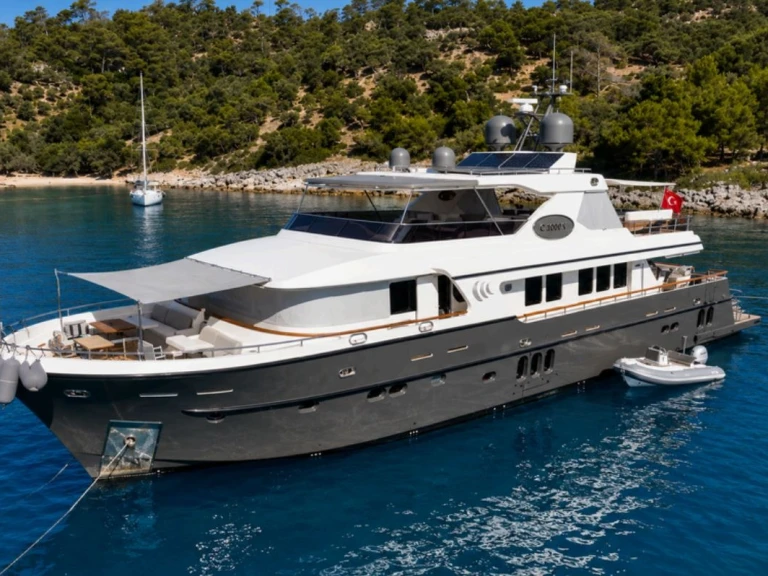Motorboat hire in Göcek - Custom Made Custom made