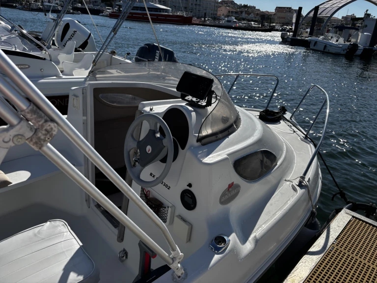 Charter a Quicksilver Quicksilver 420 Flamingo in Arcachon on Samboat