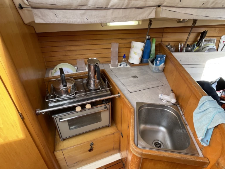 Sailboat to hire La Rochelle at the best price