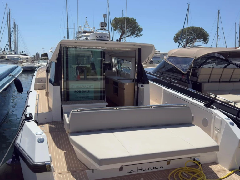 Motorboat to hire Beaulieu-sur-Mer at the best price
