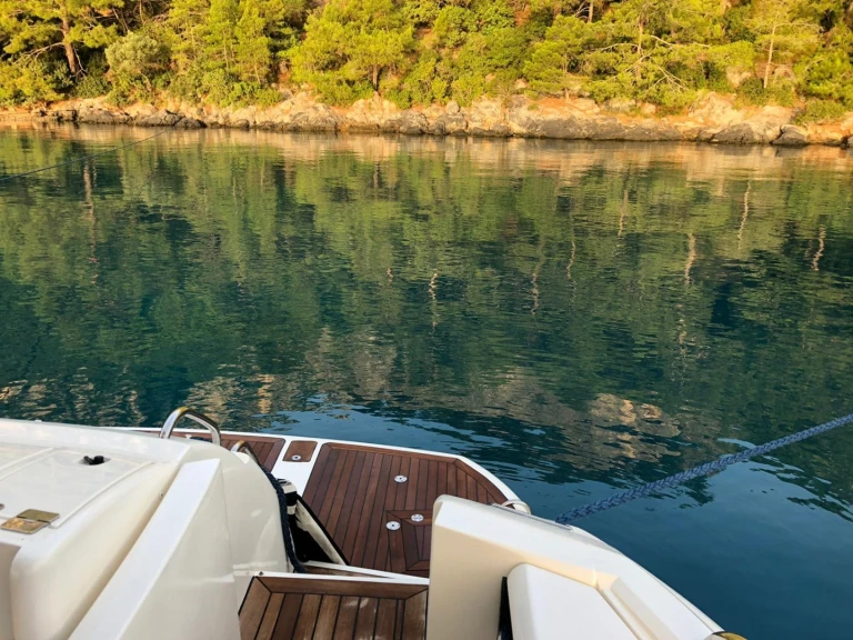 Motorboat to hire Göcek at the best price