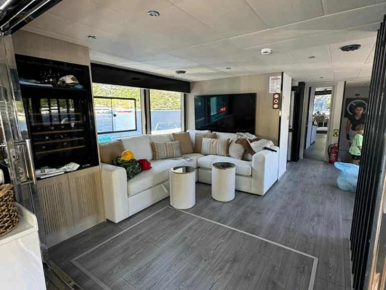 Motorboat to hire Göcek at the best price