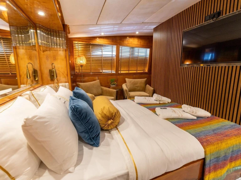 Charter a Custom Made Custom made in Göcek on Samboat
