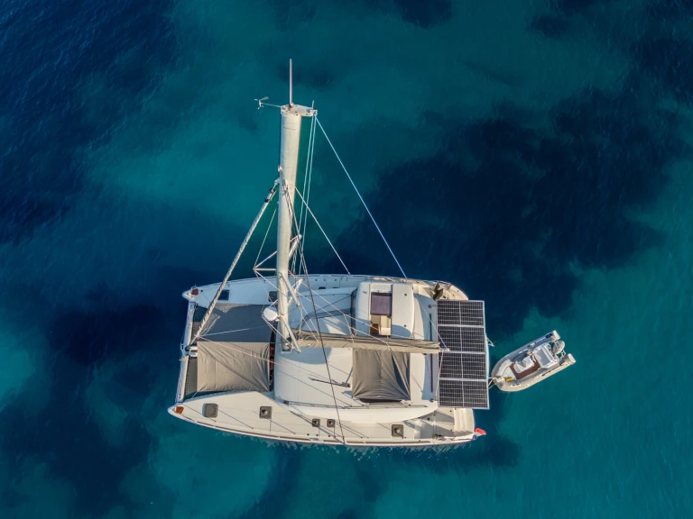 Yacht charter Ajaccio - Lagoon Lagoon 450 Sport Top on SamBoat