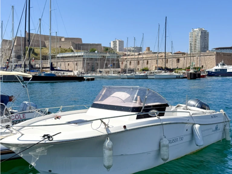 Motorboat to hire Marseille at the best price