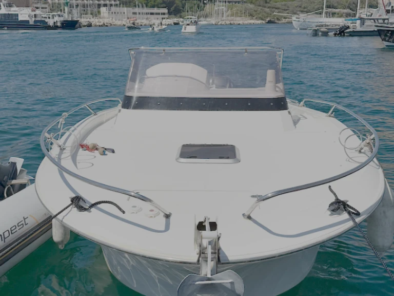 Hire Motorboat Pacific Craft with a boat licence
