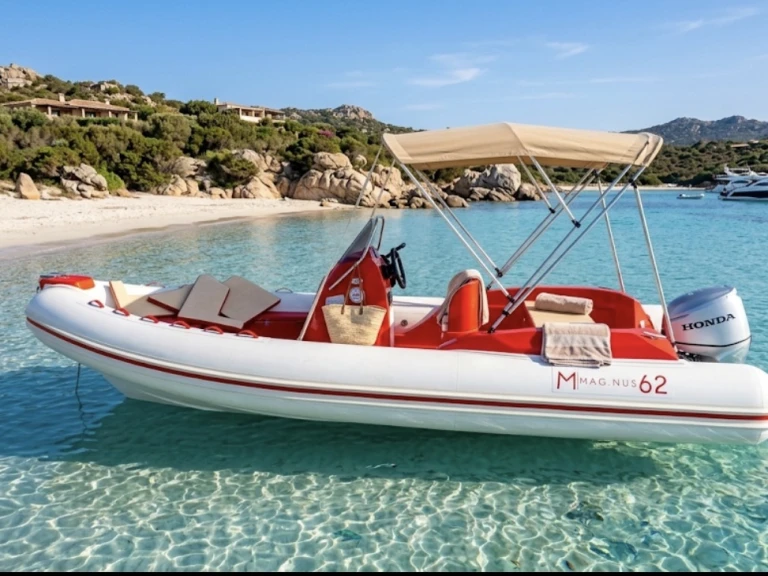 Motorboat to hire Porto Rotondo at the best price