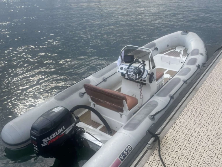 Hire RIB Valiant with a boat licence