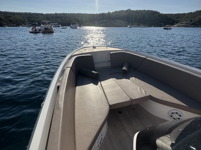 Hire Motorboat with or without skipper Frauscher Port Adriano
