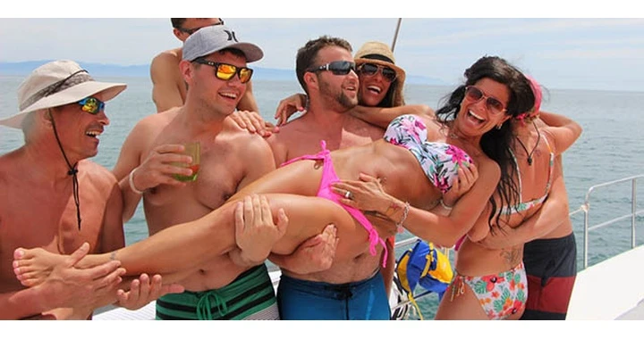 Yacht hire Cruz de Huanacaxtle cheap custom