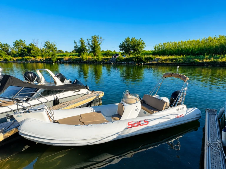 Yacht charter Les Salins d'Hyères - Sacs Sacs S 640 on SamBoat