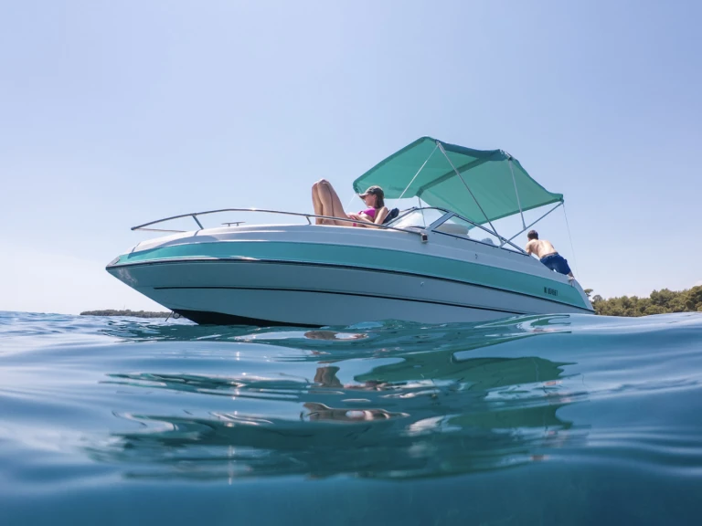 Charter a Four Winns Sundowner 195 in France on Samboat