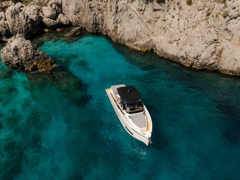 Hire Motorboat with or without skipper De Antonio Naples