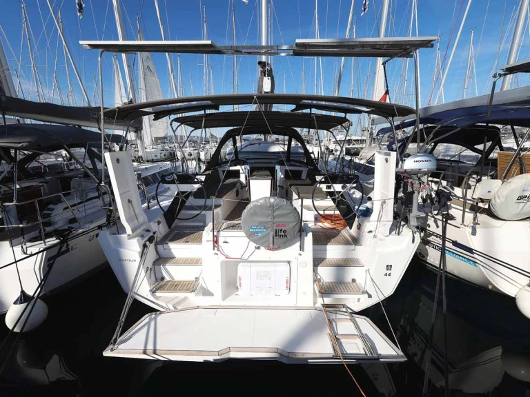 Charter a Dufour Dufour 44 in Trogir on Samboat