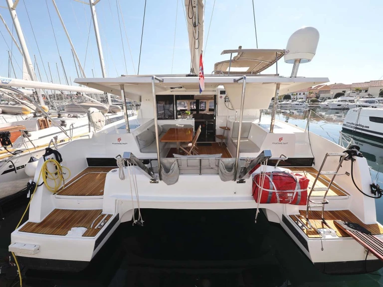 Catamaran hire in Trogir - Fountaine Pajot Lucia 40