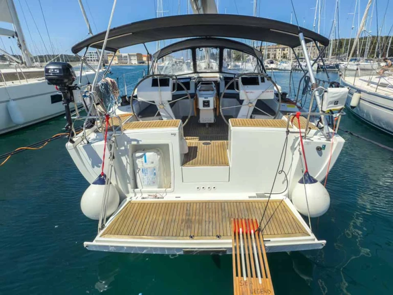 Sailboat hire in Pula - Hanse Hanse 455