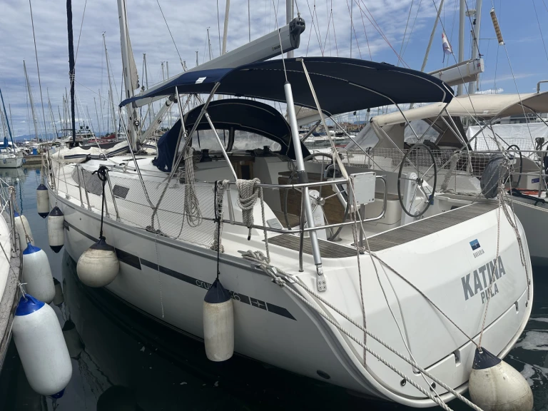 Hire Sailboat Bavaria with a boat licence