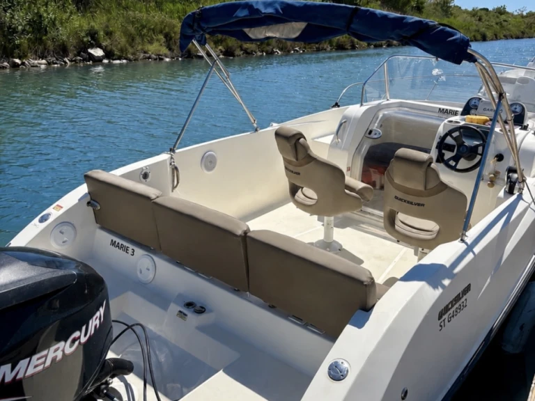 Charter a Quicksilver Activ 675 Sundeck in Carnon-Plage on Samboat