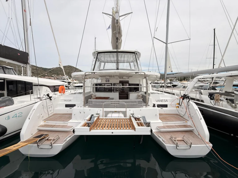 Hire a Lagoon Lagoon 46 Seget Donji