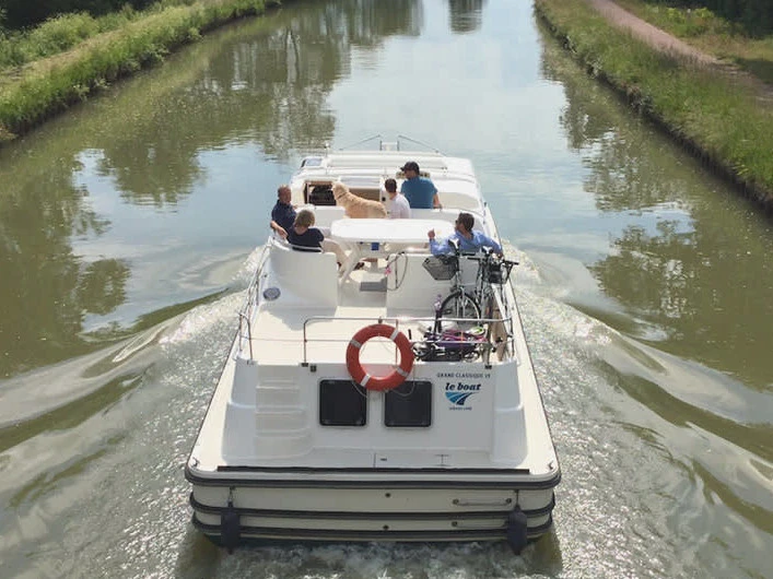Yacht hire Homps cheap Grand Classique
