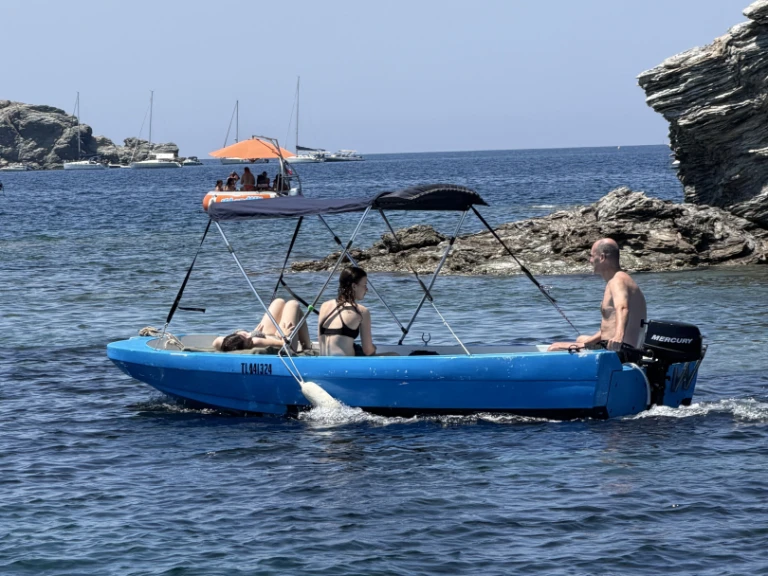 Yac fun  Yac fun 450 charter bareboat or skippered in  Six-Fours-les-Plages
