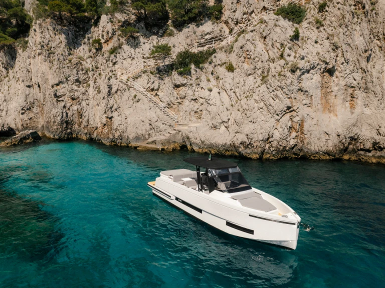 Yacht hire Sorrento cheap De Antonio D32 Open