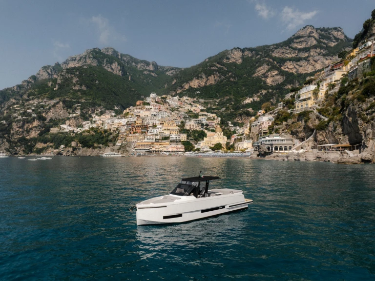 Hire Motorboat with or without skipper De Antonio Naples