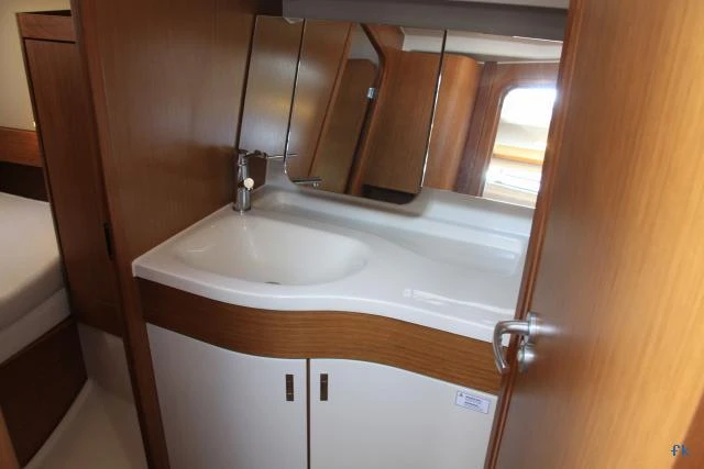 Yacht hire Marseille cheap Dehler 38