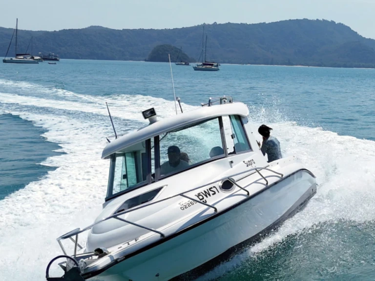 Motorboat hire in Ao Chalong - Atomix Boats Atomix 705 HT