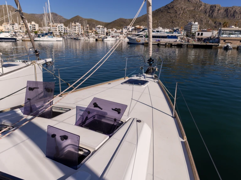 Sailboat to hire Port de Pollença at the best price