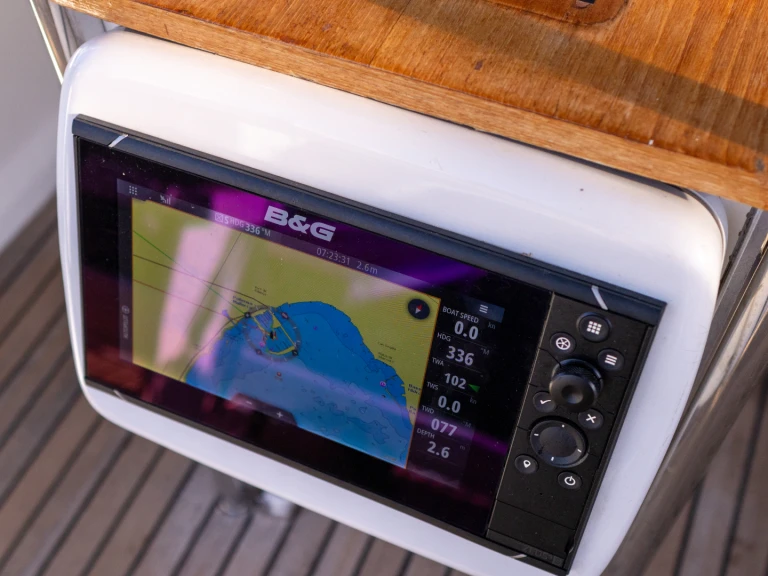 Yacht charter Port de Pollença - Bénéteau Oceanis 38 on SamBoat